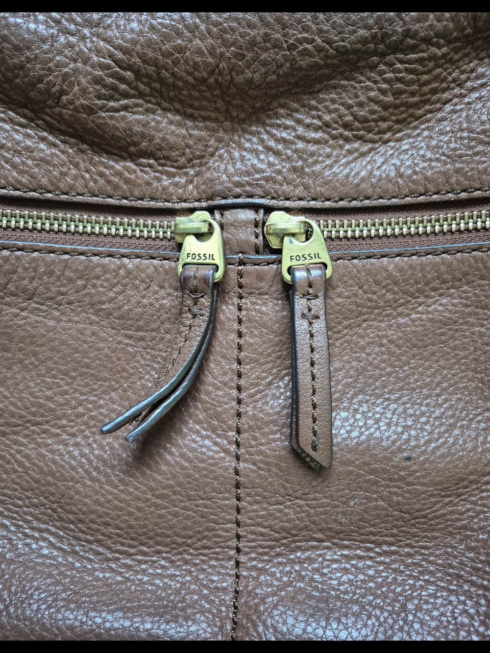 Fossil Elise Classic Pebbled Brown Leather Crossbody Purse with Key Charm - Picture 2 of 13